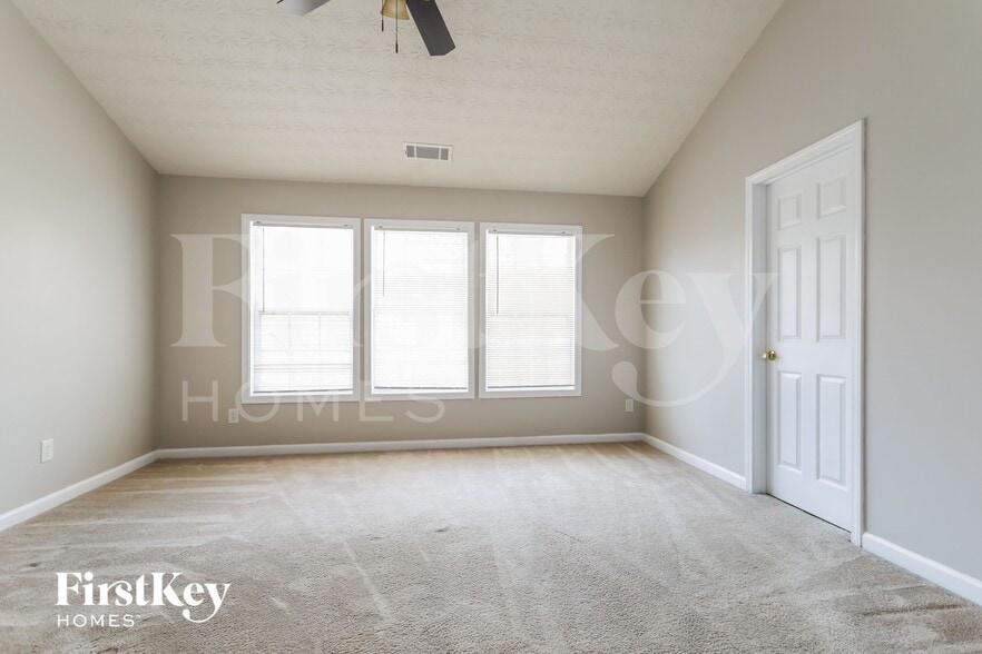 Building Photo - 6919 Island Pointe Dr