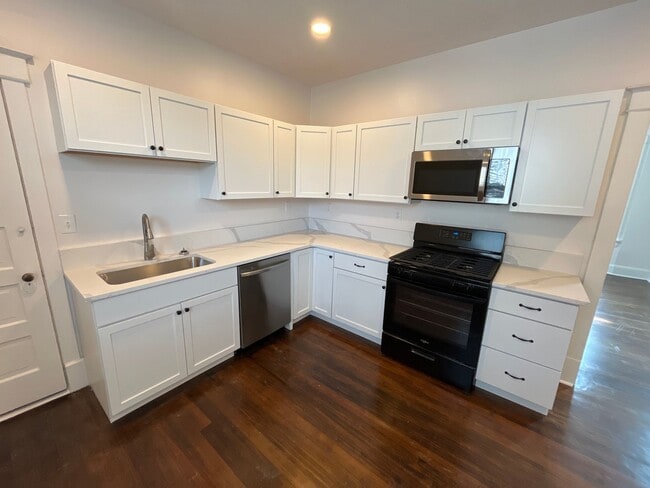 Building Photo - 708 N 41st St
