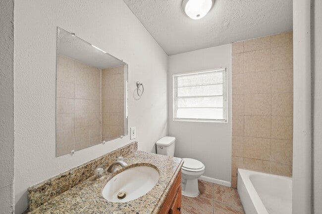 Building Photo - 3301 Earl St