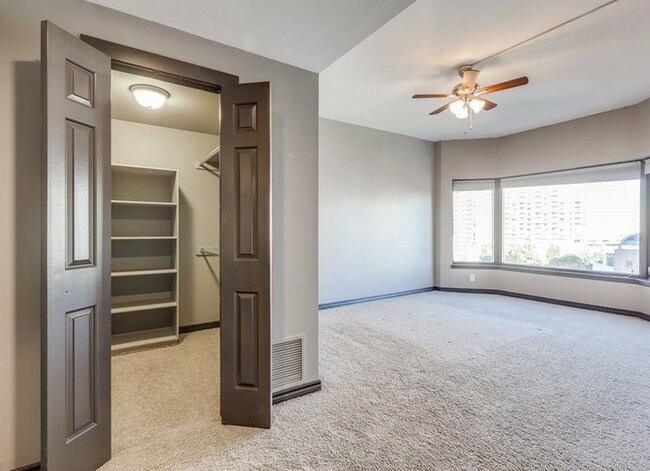 Building Photo - 3030 McKinney-200.1