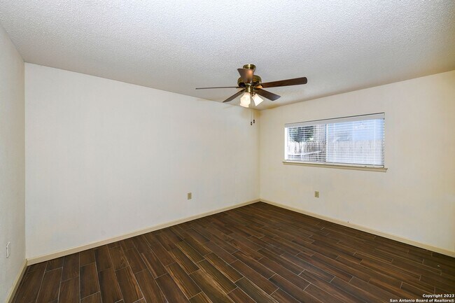 Building Photo - SPACIOUS 4-BEDROOM IN VALLEY FORGE
