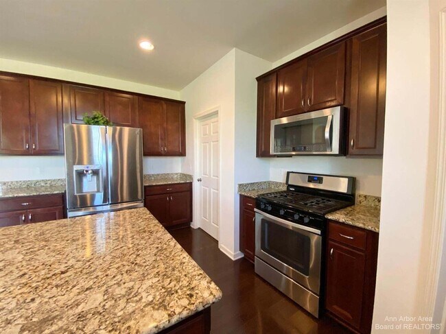 Building Photo - 4430 Montith Dr