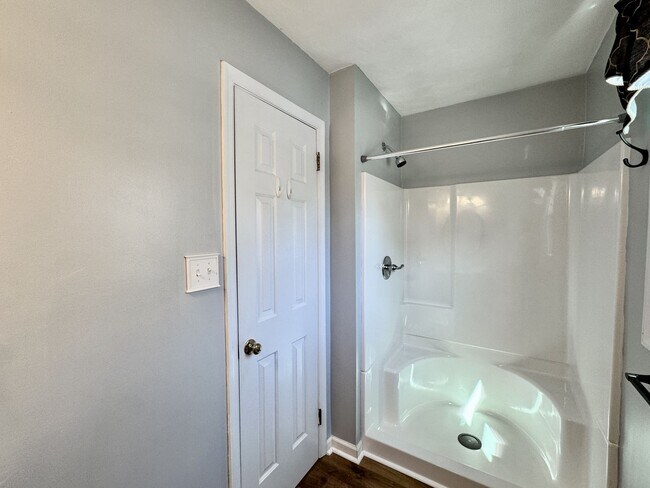 Building Photo - Great Neck Pool Home! First-Time Rental Available NOW! Pet Friendly - Corner Lot - Top Schools!