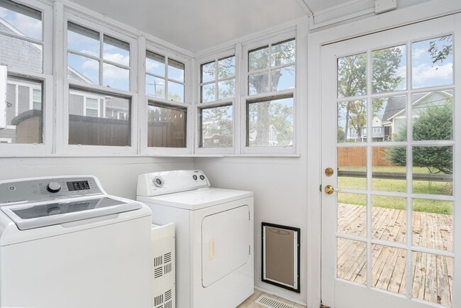 Building Photo - $2,700/month | 3 Bed | 2 Bath | ~1,592 Sq ...