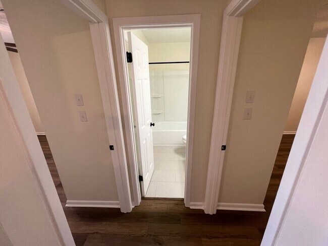 Building Photo - Pensacola - Northeast - 2 bedroom, 1 bathroom