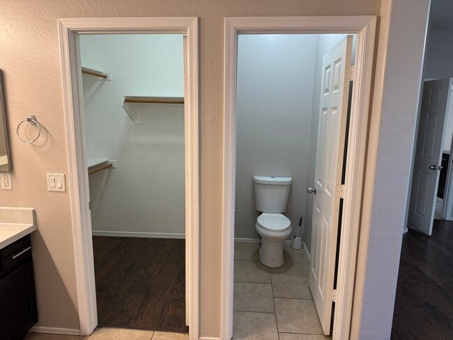 Building Photo - 8712 W Hammond Ln