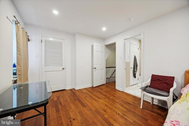 Building Photo - 25 N Buck Ln