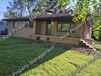 Building Photo - Three Bedroom Ranch