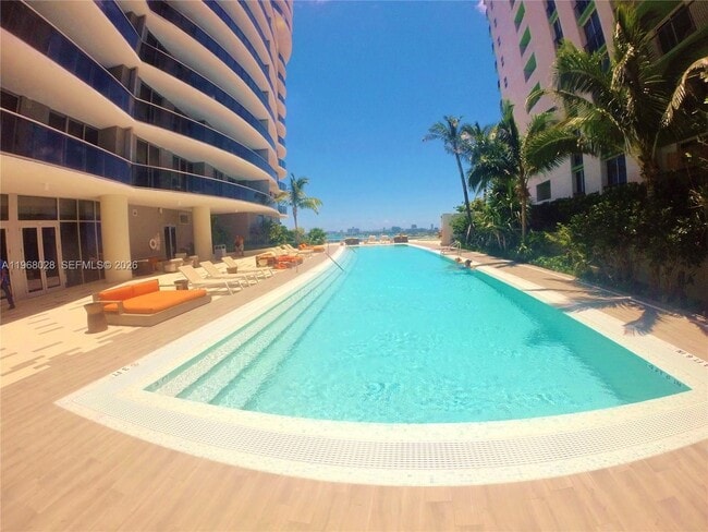 Building Photo - 488 NE 18th St