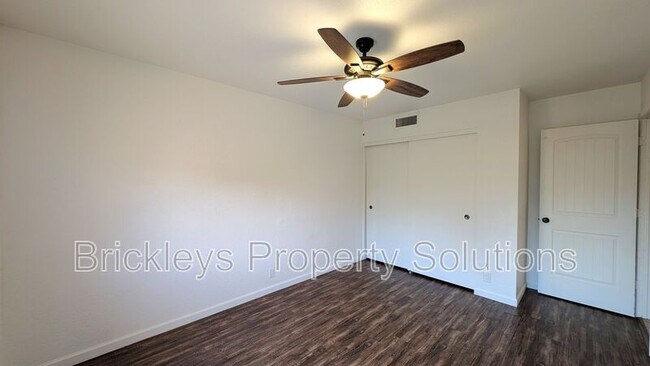 Building Photo - 2363 W Hemlock Ct