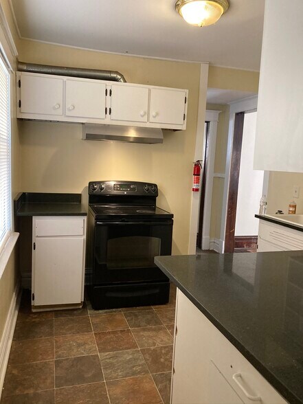 Building Photo - 817 W Vine St