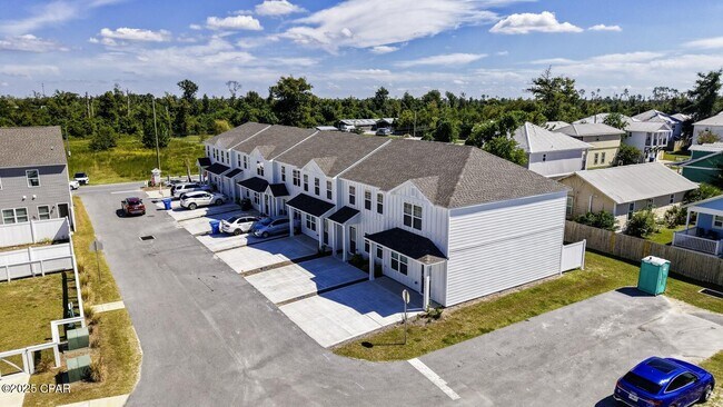 Building Photo - 5862 Tyndall Pkwy