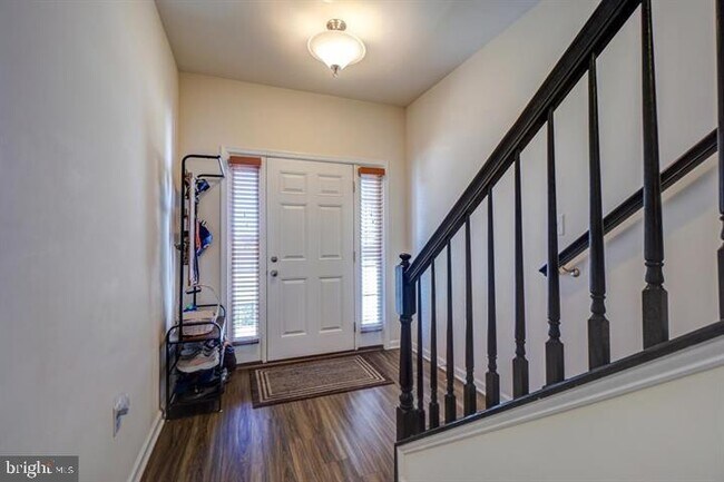 Building Photo - 8482 Hedwig Ln