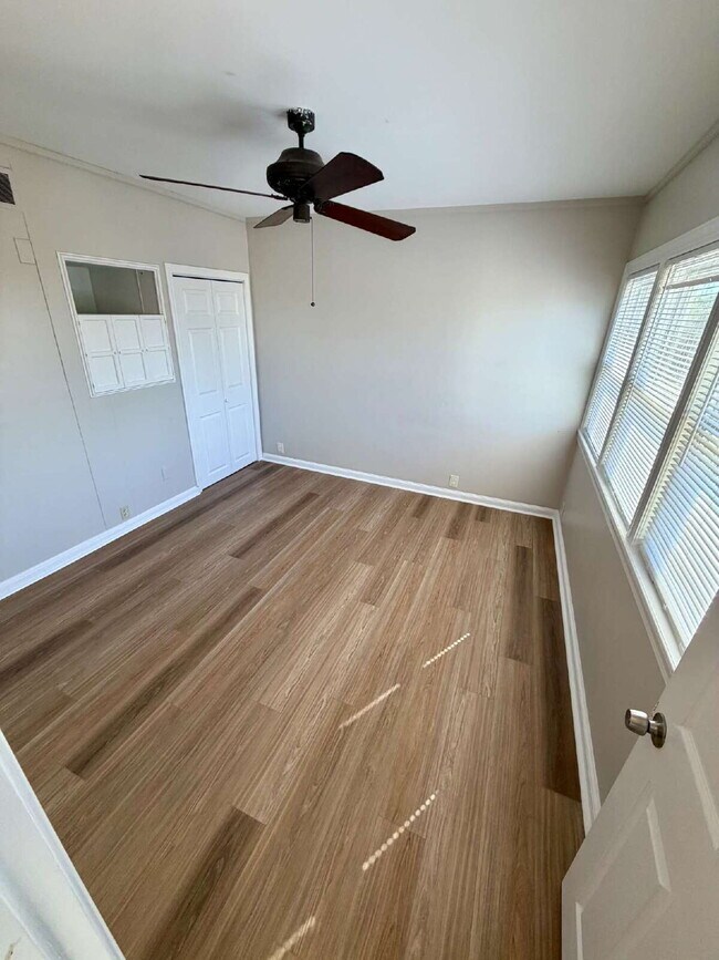 Building Photo - Bright 3-Bedroom Nashua Rental Near Downtown, Shopping, and Commuter Routes