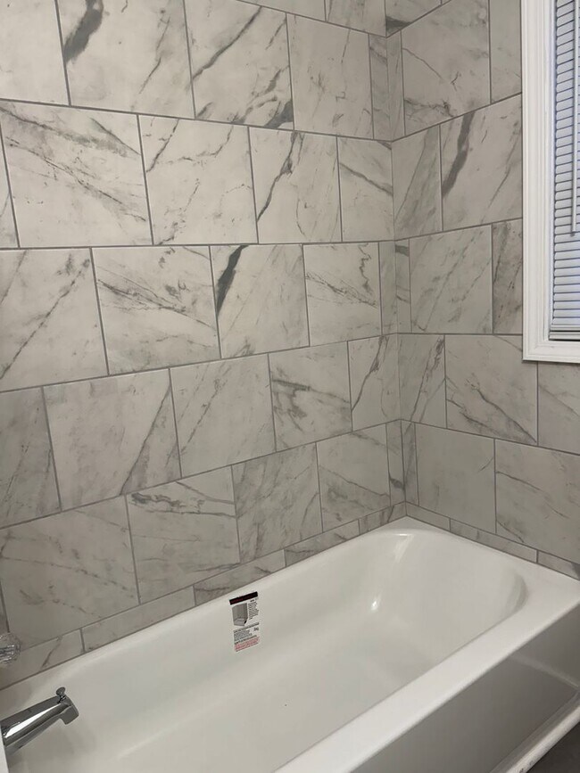 Building Photo - Gables Home