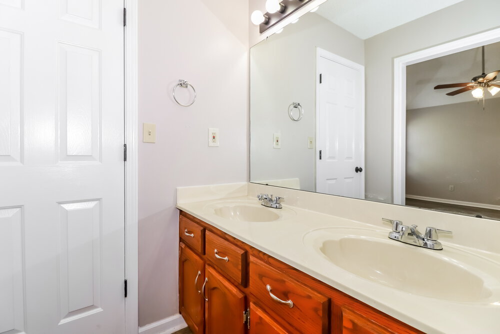 Building Photo - 1244 Breezy Gate Dr