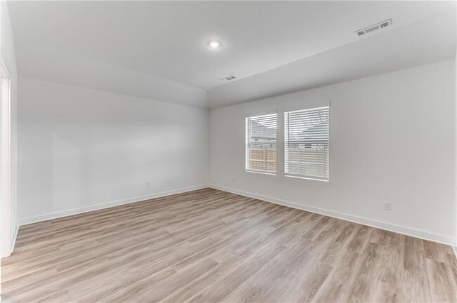 Building Photo - 4604 W Aurora St