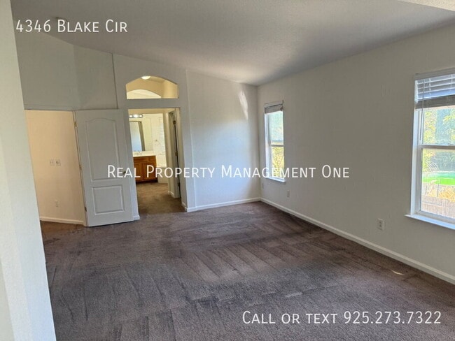 Building Photo - 4346 Blake Cir