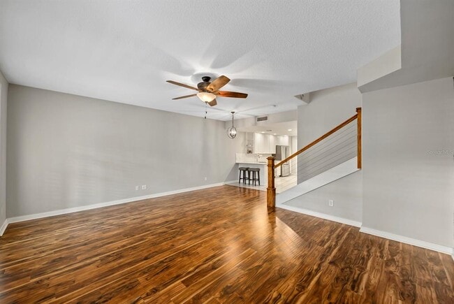 Building Photo - 1633 Napoli Dr W