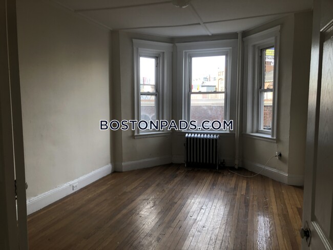 Building Photo - 1175 Boylston St