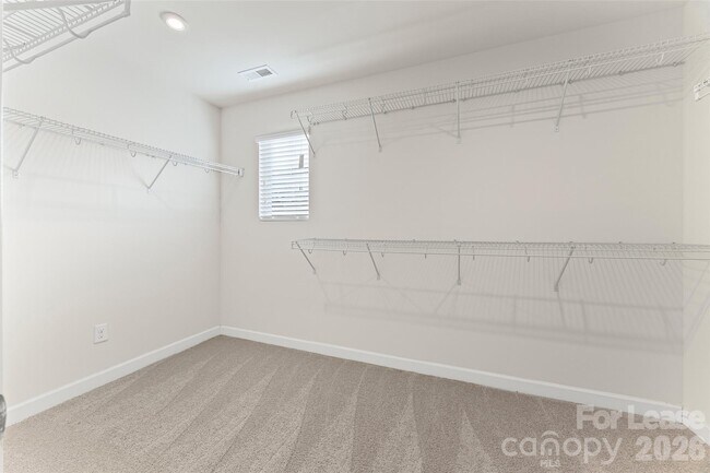 Building Photo - 5811 Fenway Dr