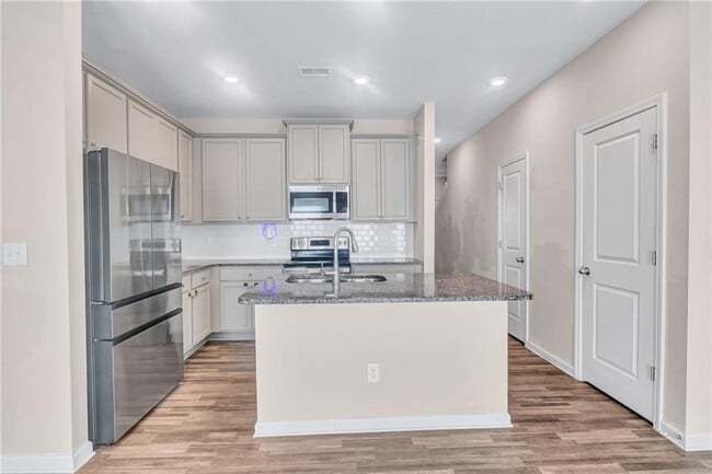 Building Photo - 585 McWilliams Rd SE