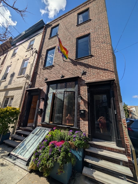 Primary Photo - 714 S 3rd St