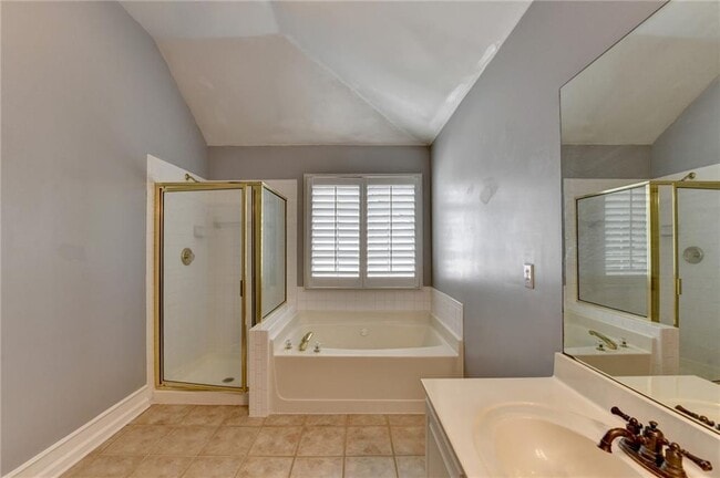 Building Photo - 2072 Fairport Way