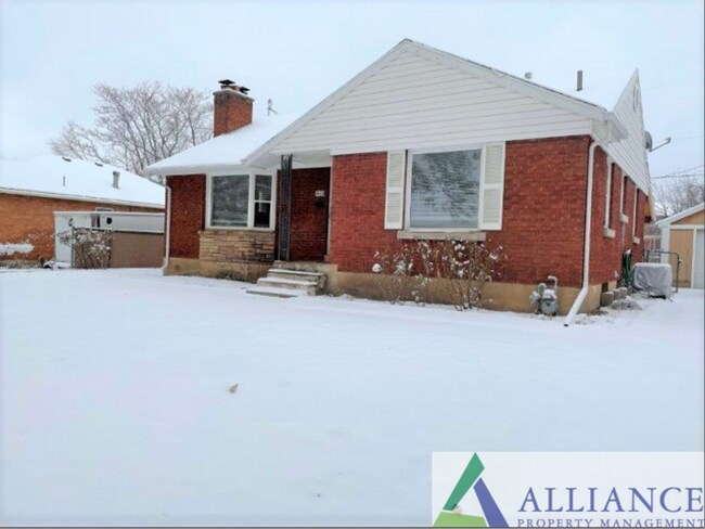 Building Photo - Beautiful Brick Home! 5 Bed 2 Bath Home fo...