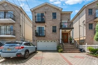 Building Photo - 401 E Kinney St