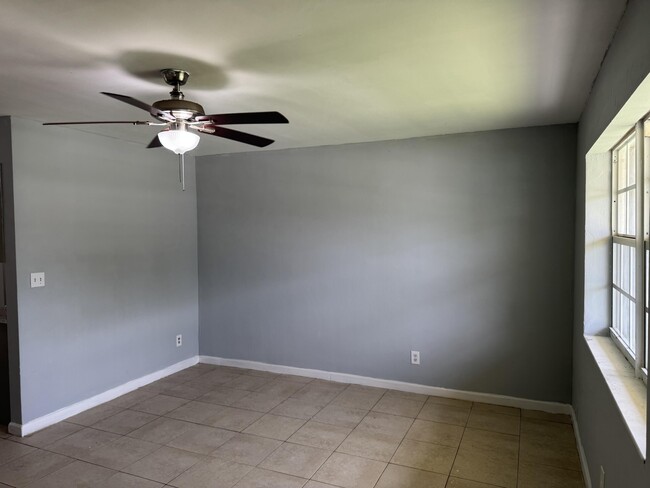 Building Photo - 1740 SW 70th Way