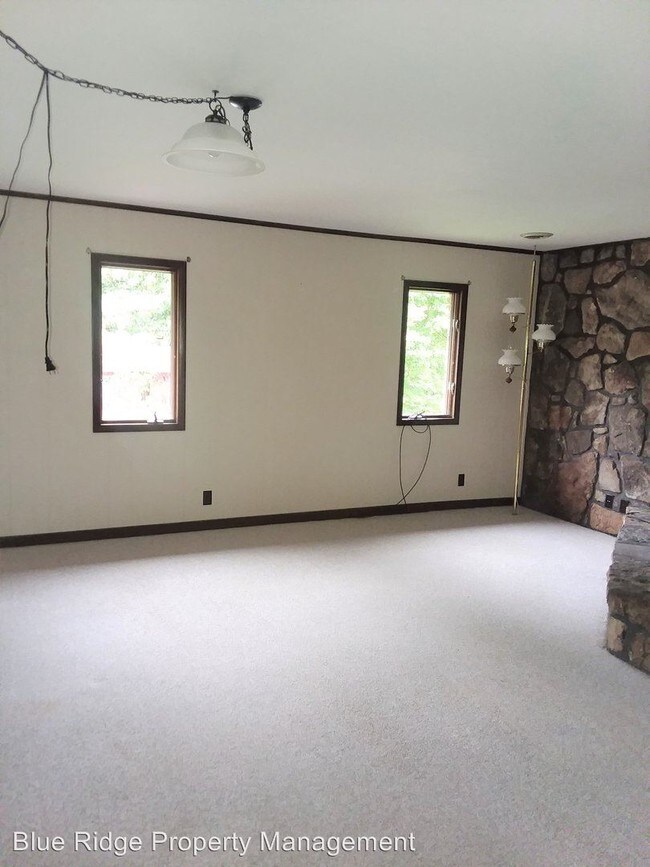 Building Photo - 2 br, 2.5 bath House - 154 Ridge Haven Drive