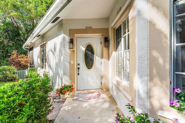 Building Photo - 20 S Lakeshore Dr