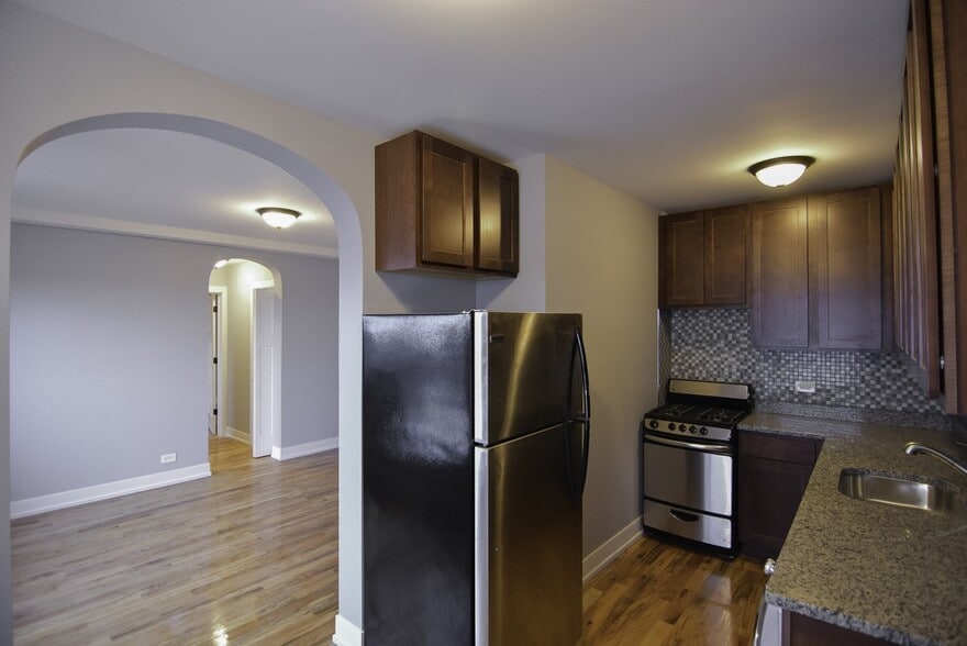 Building Photo - 555 W Arlington