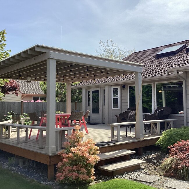 Building Photo - Charming Mukilteo Rambler in Fair Harbor