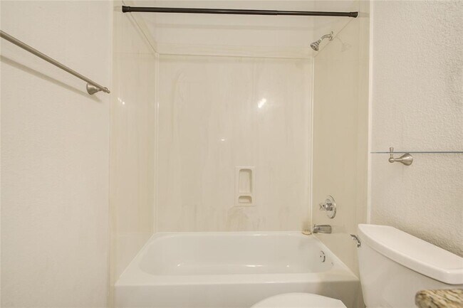 Building Photo - 229 River Basin Ln