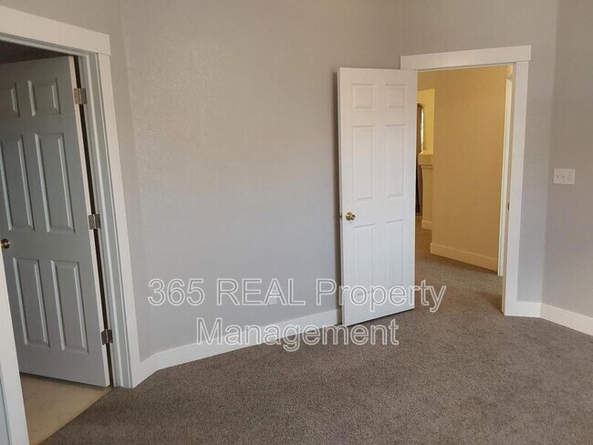 Building Photo - 5151 W 29th St