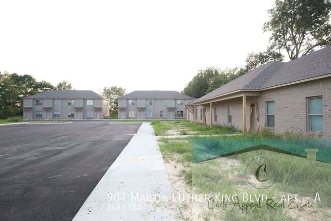 Building Photo - 907 Dr M.L.K. Jr Dr