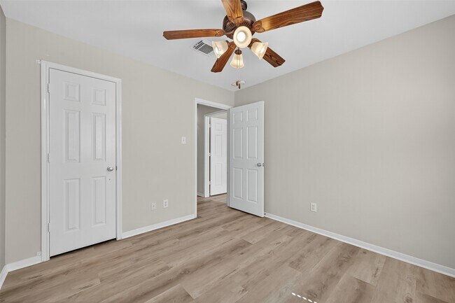 Building Photo - 13206 Barton Meadow Ln