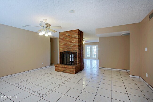 Building Photo - 4526 W Altadena Ave