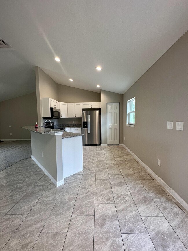 Building Photo - 200 Marion Oaks Golf Rd