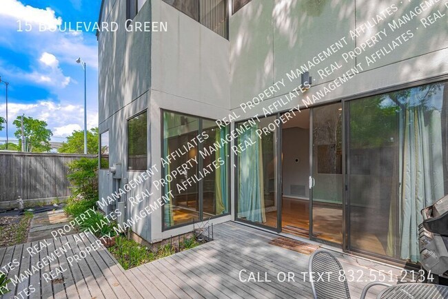 Building Photo - 15 Boulevard Green