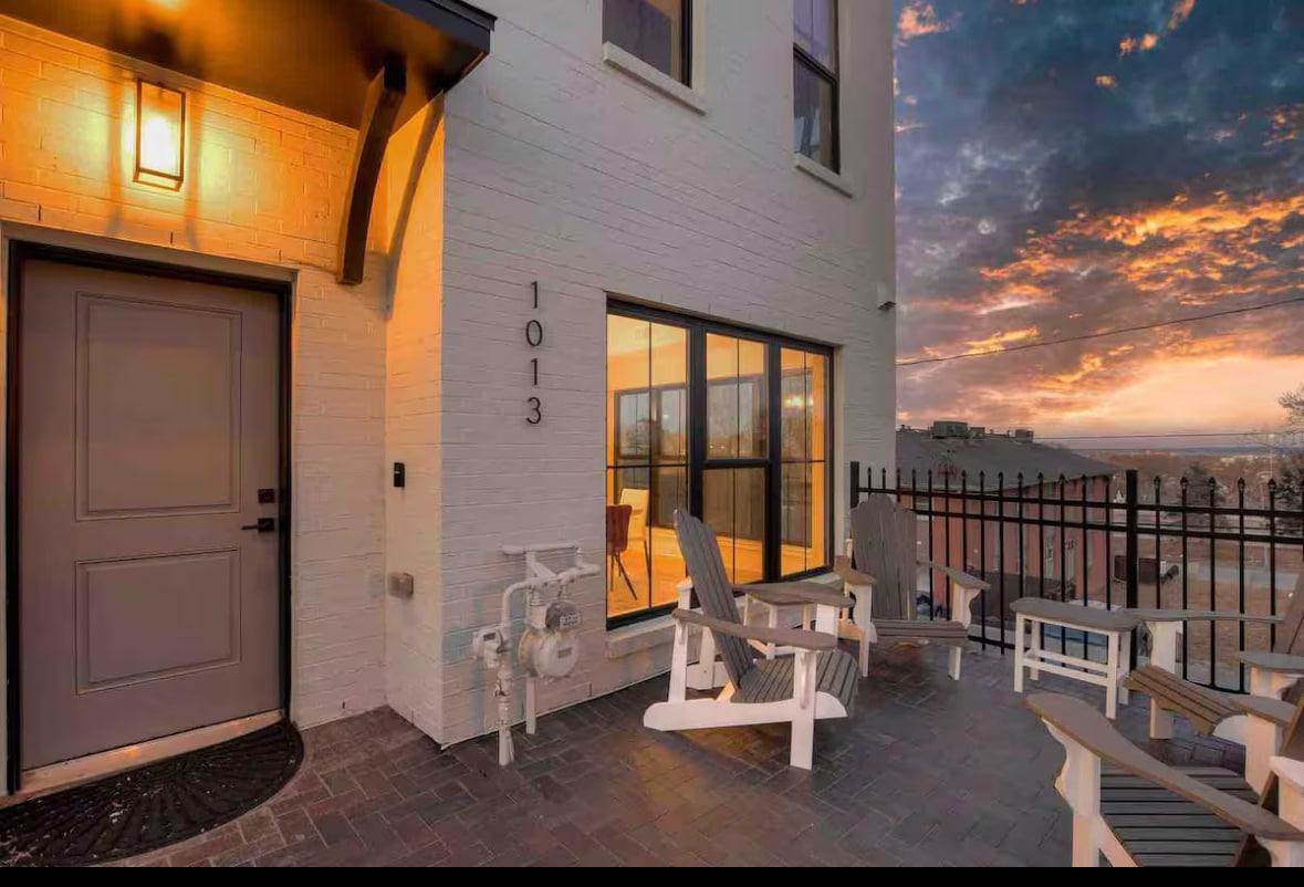 Front porch - 1013 Park Ave