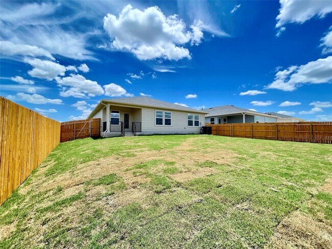 Building Photo - 590 Gladiola Lp