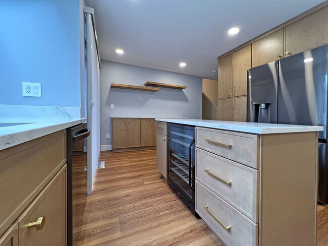 Building Photo - Gorgeous 3 Bedroom 2 Bath Home in Desirable Fairwood, Renton