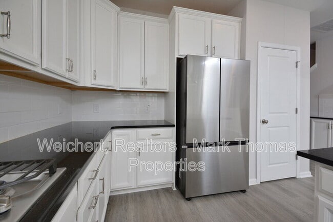 Building Photo - 1043 Manorhaven Dr