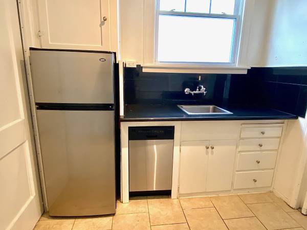 Kitchen - 2140 Pacific Ave