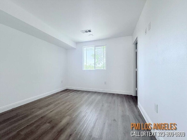 Building Photo - 1731 E 68th St