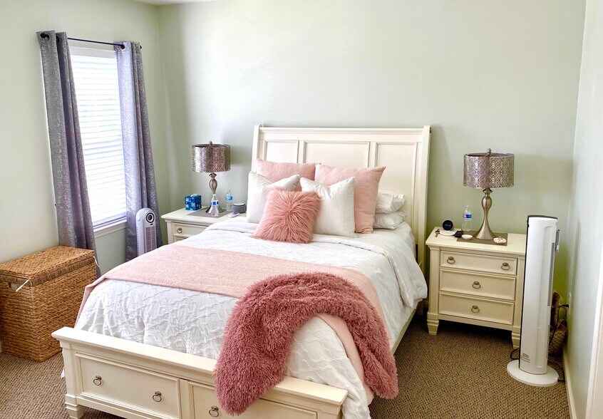 Building Photo - 99 Steiner Ave