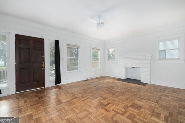 Building Photo - 257 Stovall St SE
